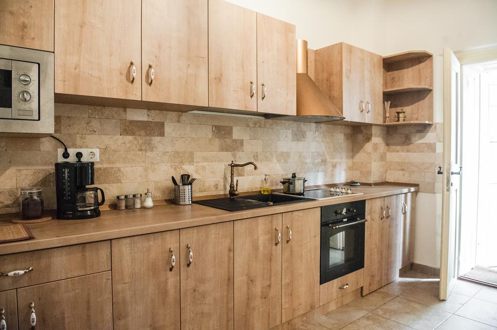 Brukenthal Central Apartments Сибиу Стая снимка
