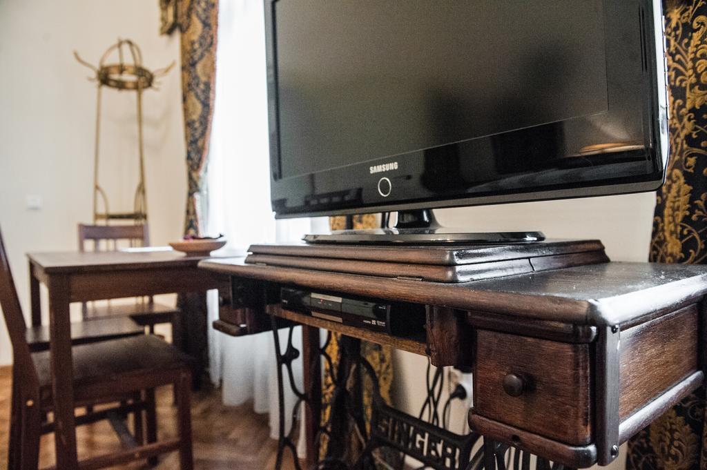 Brukenthal Central Apartments Сибиу Стая снимка