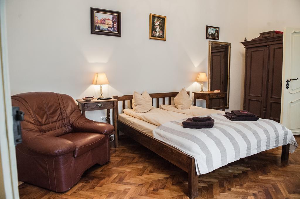 Brukenthal Central Apartments Сибиу Стая снимка
