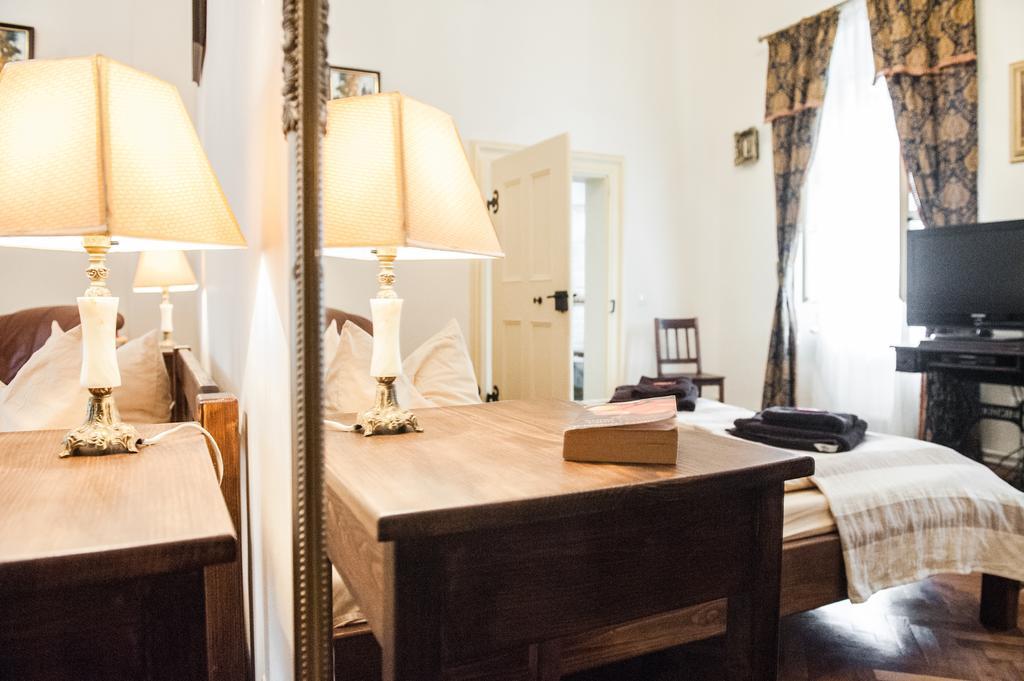 Brukenthal Central Apartments Сибиу Стая снимка