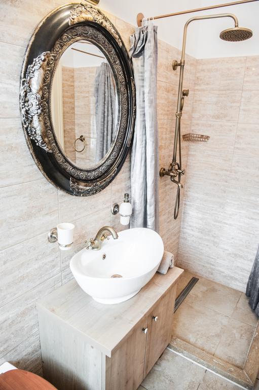 Brukenthal Central Apartments Сибиу Стая снимка