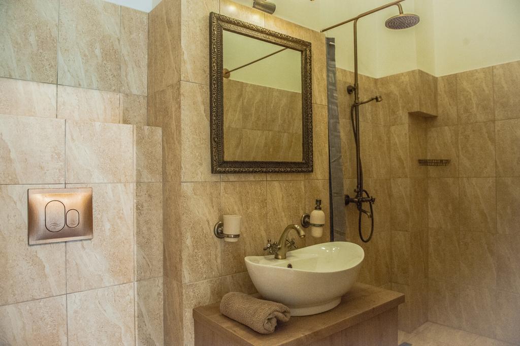 Brukenthal Central Apartments Сибиу Стая снимка