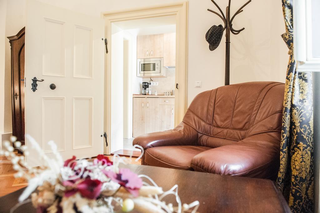 Brukenthal Central Apartments Сибиу Стая снимка